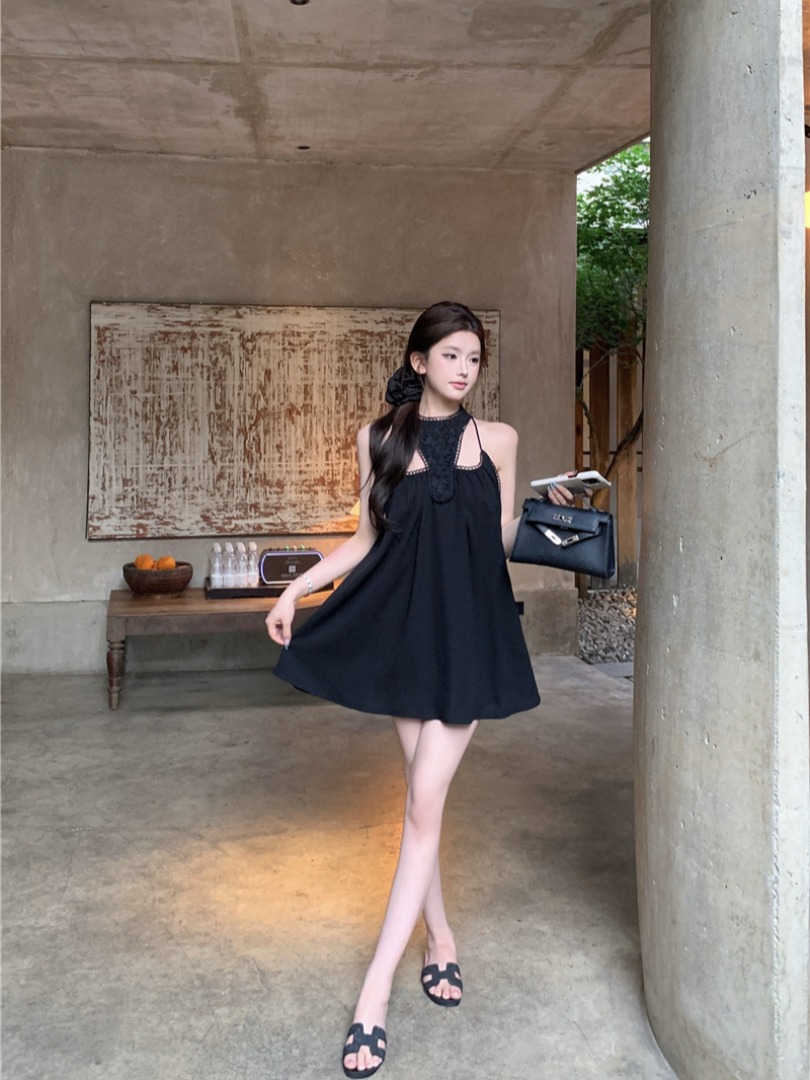 Black Rose Lace Sleeveless Halter Dress - Image 2