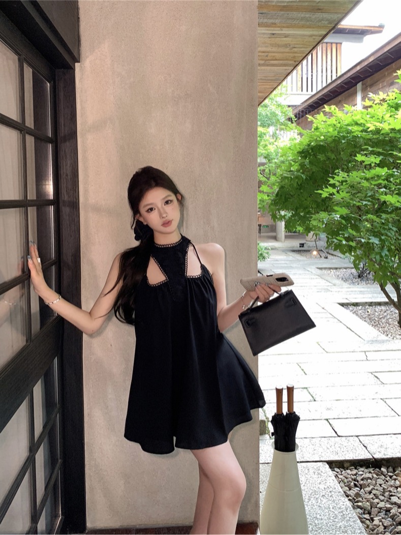 Black Rose Lace Sleeveless Halter Dress - Image 4