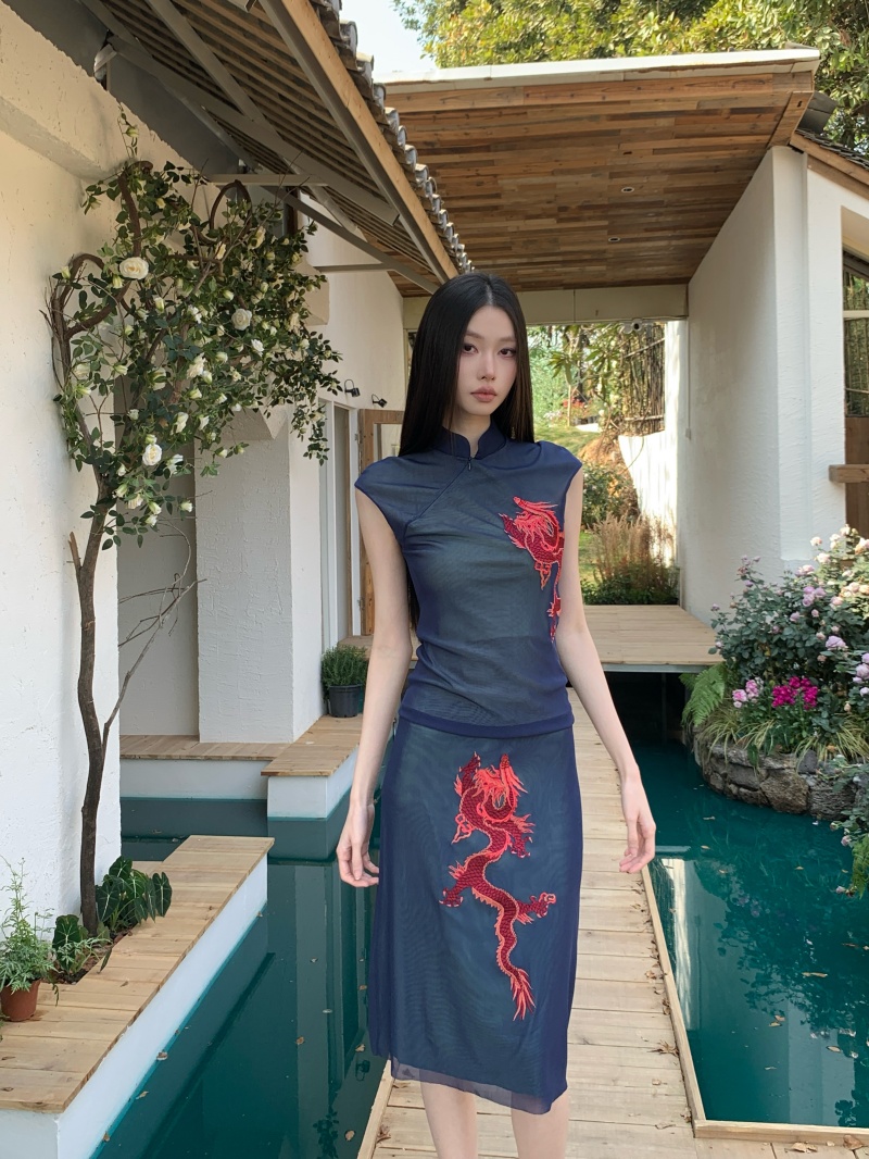 Classical Style Navy Red Dragon Qipao Collar Cap Sleeve Top and Knee Length Skirt Two Piece Set