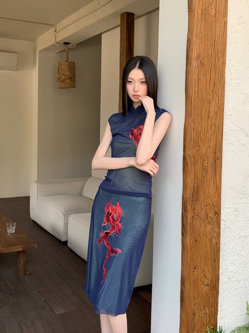 Classical Style Navy Red Dragon Qipao Collar Cap Sleeve Top and Knee Length Skirt Two Piece Set - Image 4