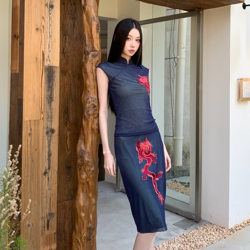 Classical Style Navy Red Dragon Qipao Collar Cap Sleeve Top and Knee Length Skirt Two Piece Set - Image 5