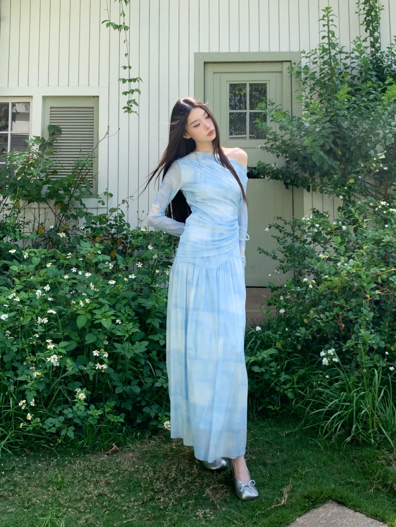 Dreamy Ripple Blue Gradient Print Draped Neck Long Sleeve T-Shirt and Skirt Set