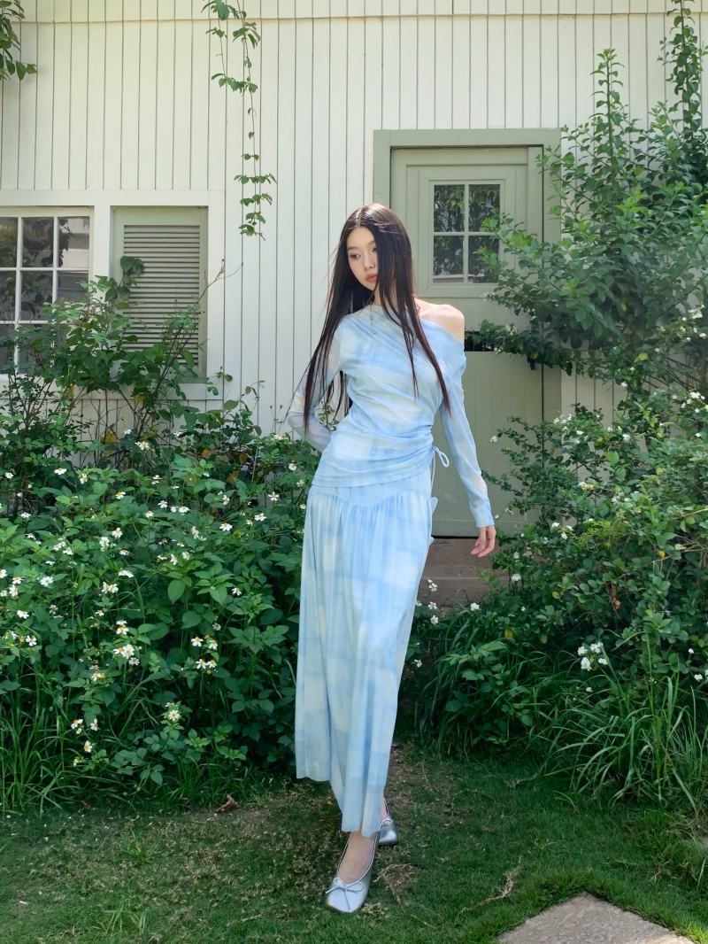 Dreamy Ripple Blue Gradient Print Draped Neck Long Sleeve T-Shirt and Skirt Set - Image 3