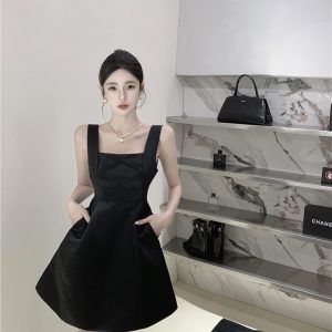 New Summer Hepburn Black Square Neck Little Black Dress Slimming Party Dress for Women