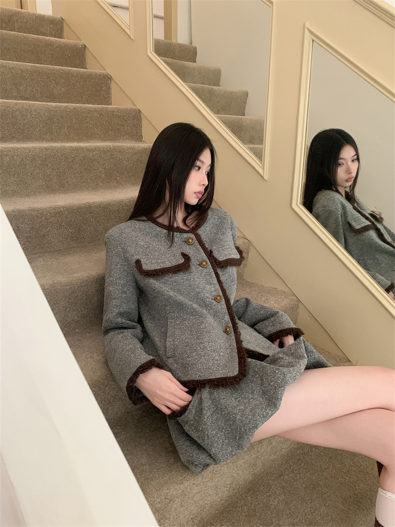 Retro Gray Faux Fur Trim Round Neck Woolen Coat and Bubble Skirt Two Piece Set for Women - Image 4