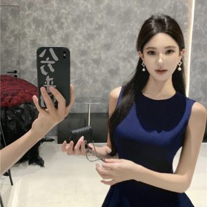 Women's Sleeveless Round Neck A-Line Dress Summer French Style Waist-Cinching Slim Fit Tank Short Dress